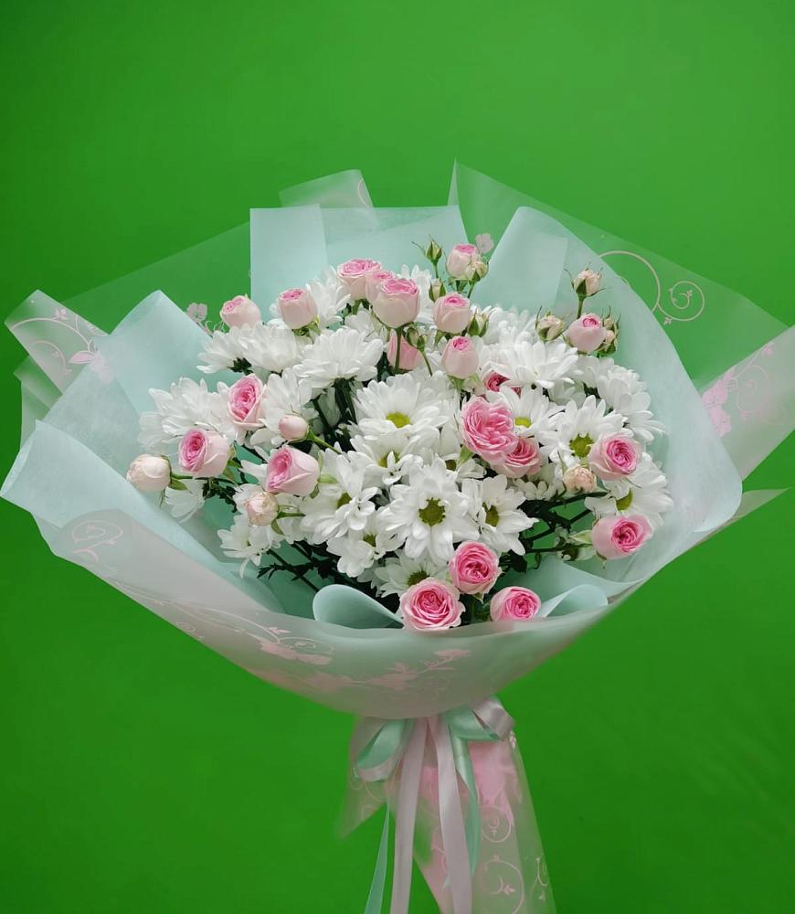 Букет влюбленный романтик в поселке имени Цюрупы Букет цветов из: Розы и Хризантемы в поселке имени Цюрупы