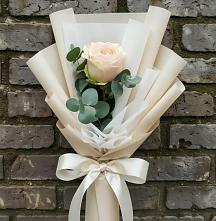 Букет цветов из:  Розы в поселке имени Цюрупы