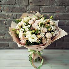 Букет нежное ассорти в поселке имени Цюрупы Букет цветов из:  Альстромерии, Розы и Хризантемы в поселке имени Цюрупы