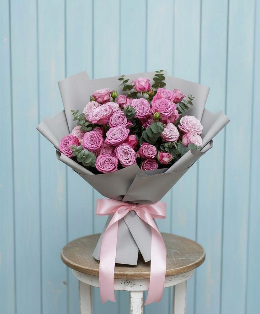 Букет цветов из: Розы в поселке имени Цюрупы