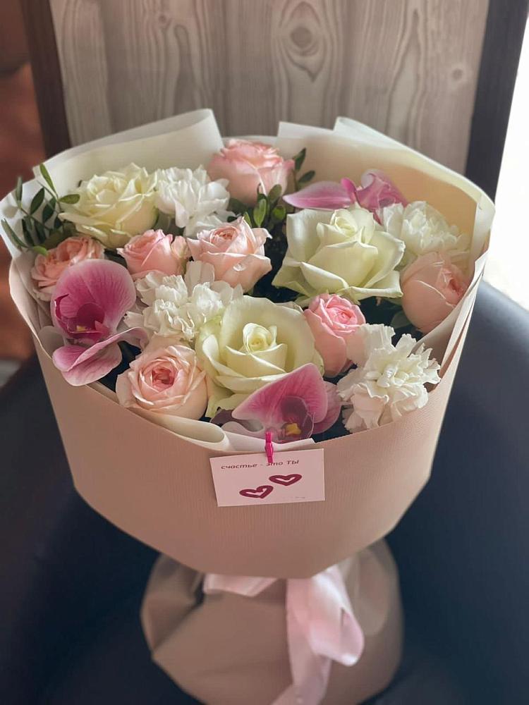 Букет ноктюрн в поселке имени Цюрупы Букет цветов из: Орхидеи, Розы и Гвоздики в поселке имени Цюрупы