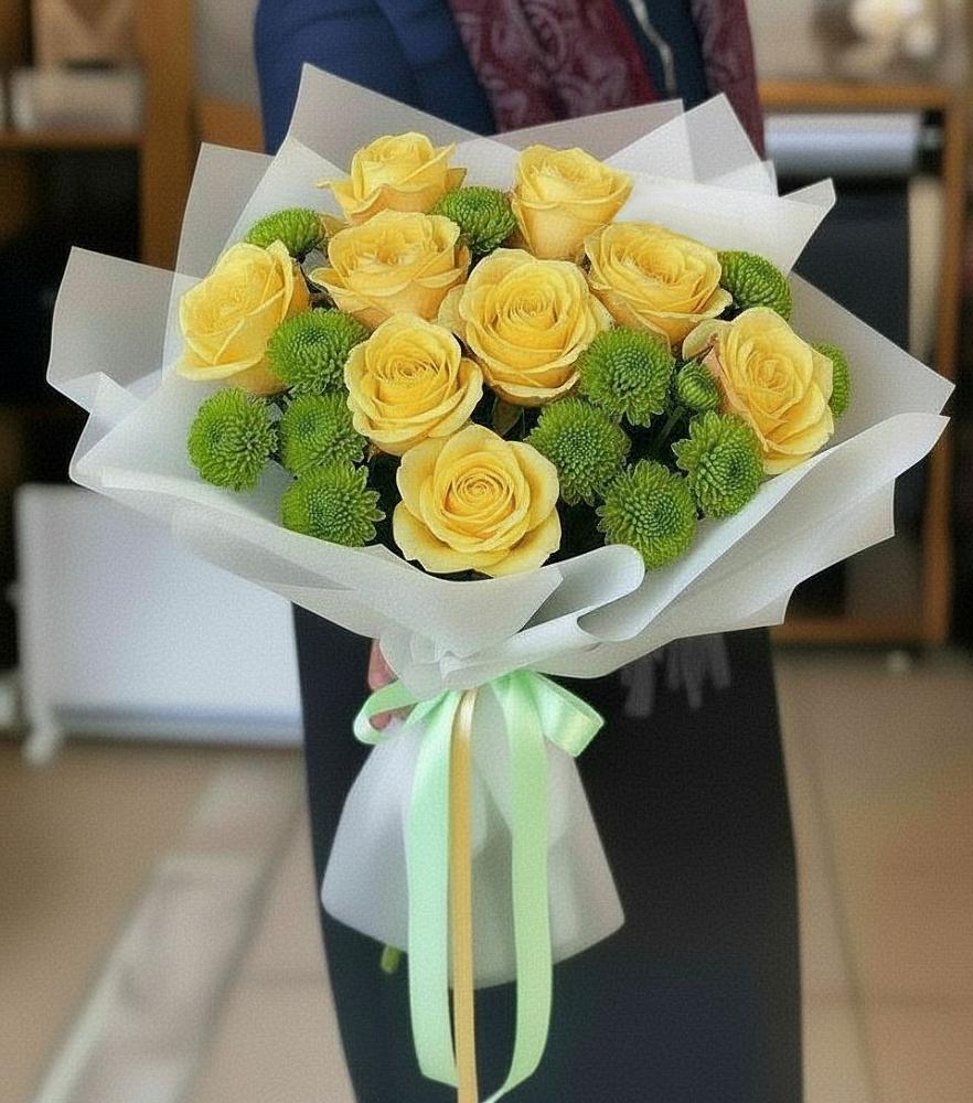 Букет сочно-зеленый в поселке имени Цюрупы Букет цветов из: Хризантемы и Розы в поселке имени Цюрупы