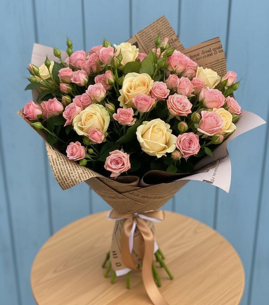 Букет цветов из: Розы в поселке имени Цюрупы