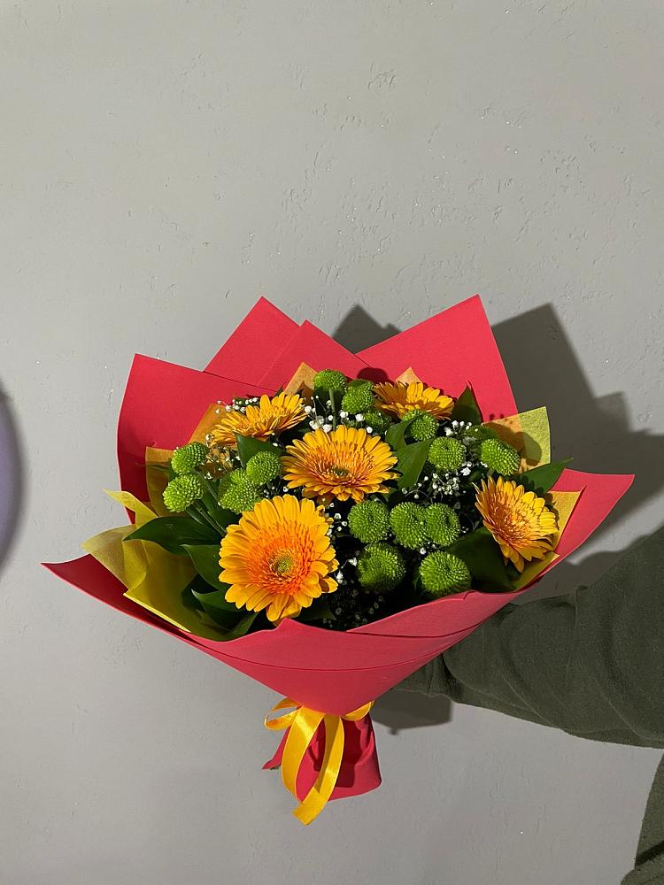 Букет восход солнца в поселке имени Цюрупы Букет цветов из: Герберы и Хризантемы в поселке имени Цюрупы