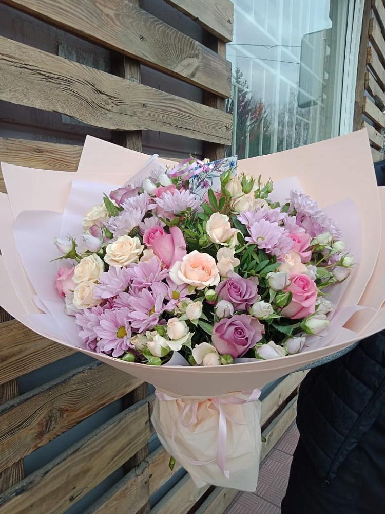 Букет фея в поселке имени Цюрупы Букет цветов из: Розы и Хризантемы в поселке имени Цюрупы