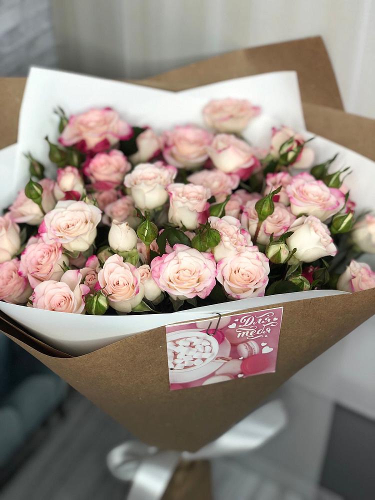 Букет теплый ветер в поселке имени Цюрупы Букет цветов из: Розы в поселке имени Цюрупы