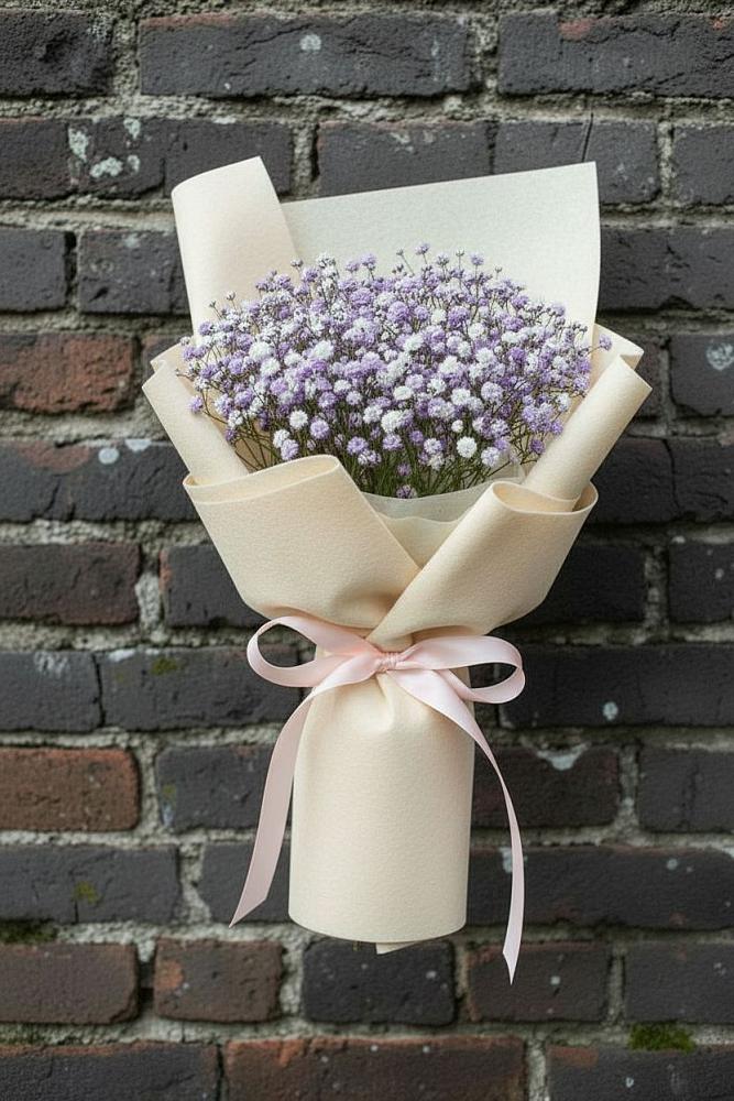 Букет цветов из: Гипсофила в поселке имени Цюрупы