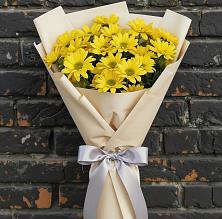 Букет цветов из:  Хризантемы в поселке имени Цюрупы