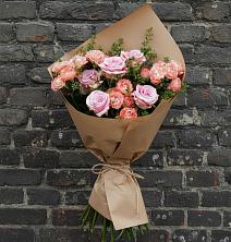Букет цветов из:  Розы в поселке имени Цюрупы