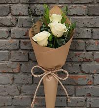 Букет цветов из:  Розы в поселке имени Цюрупы