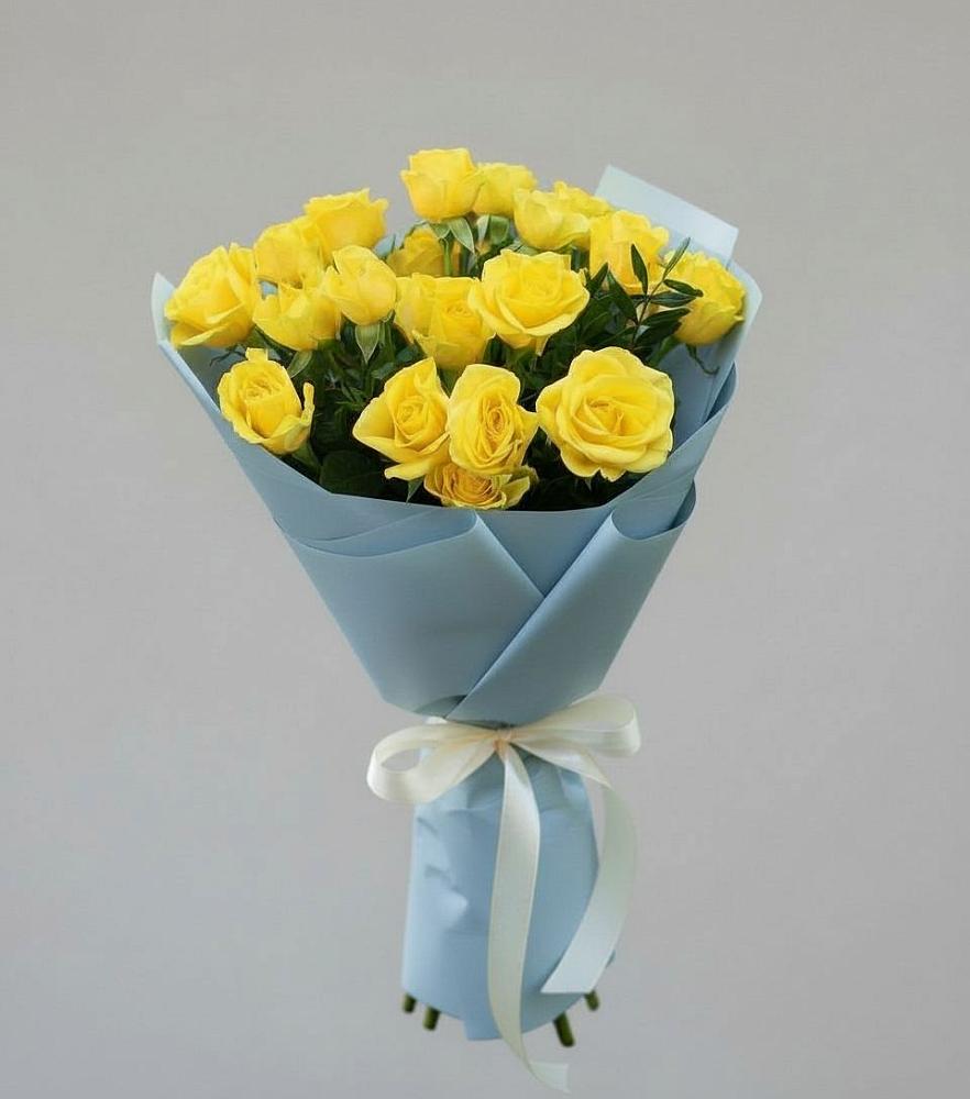 Букет цветов из: Розы в поселке имени Цюрупы