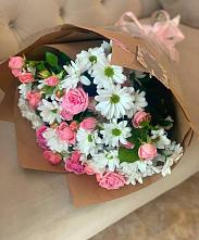 Букет цветов из:  Розы и Хризантемы в поселке имени Цюрупы