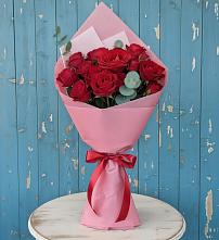 Букет цветов из:  Розы в поселке имени Цюрупы
