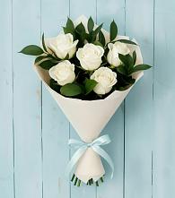 Букет цветов из:  Розы в поселке имени Цюрупы