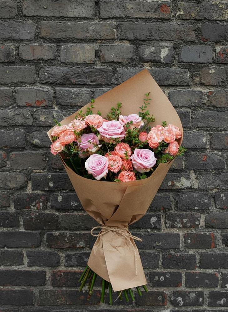 Букет цветов из: Розы в поселке имени Цюрупы