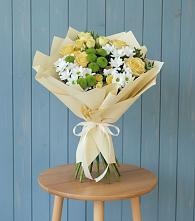 Букет Луч солнца в поселке имени Цюрупы Букет цветов из:  Хризантемы и Розы в поселке имени Цюрупы