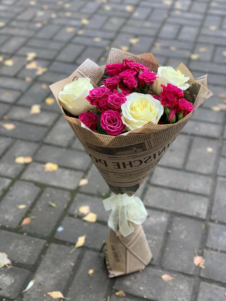 Букет цветов из: Розы в поселке имени Цюрупы