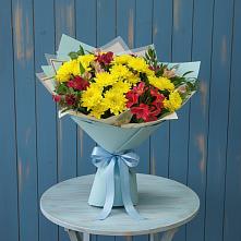 Букет цветов из:  Альстромерии и Хризантемы в поселке имени Цюрупы