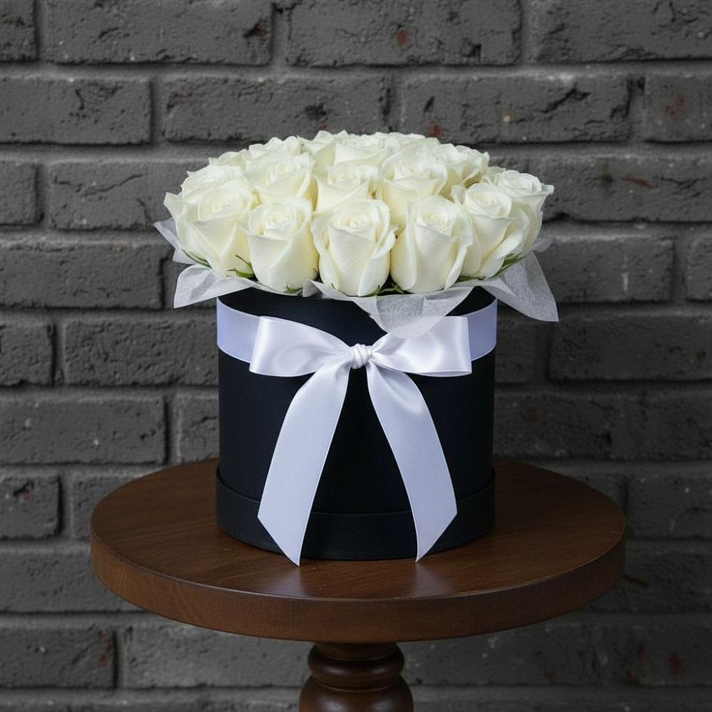 Композиция воздушная нежность в поселке имени Цюрупы Цветочная композиция из Розы в шляпной коробке в поселке имени Цюрупы