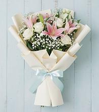 Букет цветов из:  Лилии в поселке имени Цюрупы