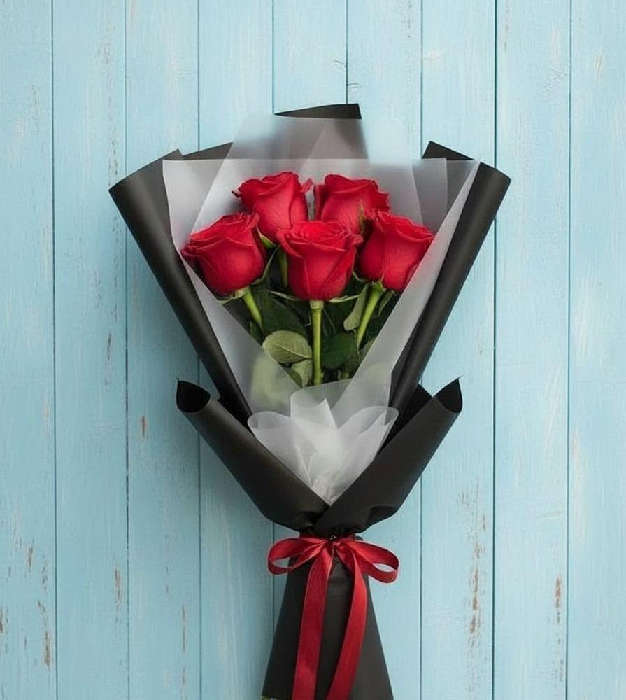 Букет цветов из: Розы в поселке имени Цюрупы