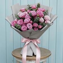 Букет цветов из:  Розы в поселке имени Цюрупы